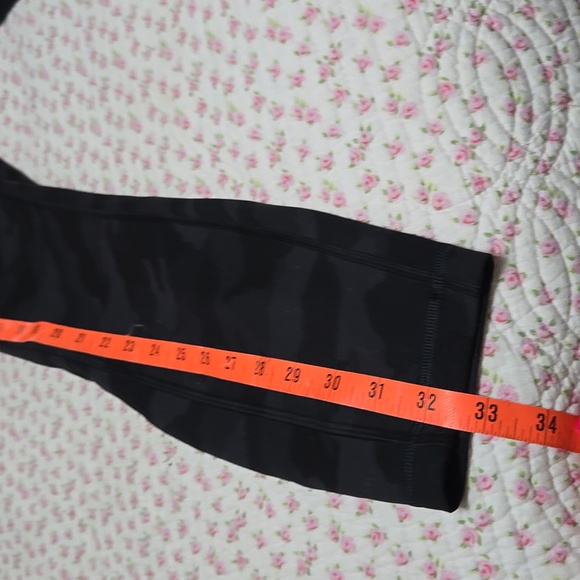 Lululemon camo leggings - Picture 10 of 16